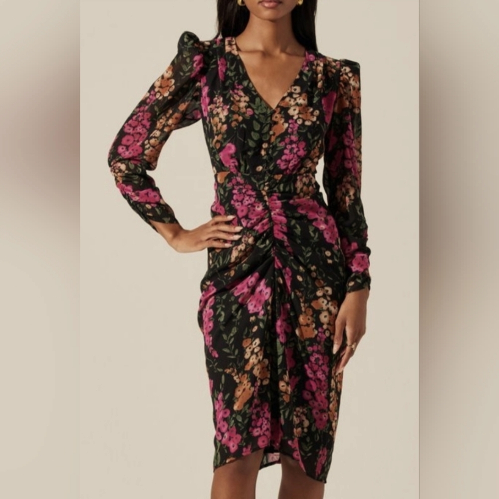 ASTR mid length, size M, magenta, floral 100% polyester, dry clean only